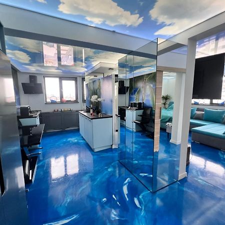 Delux Apartment Craiova Bagian luar foto