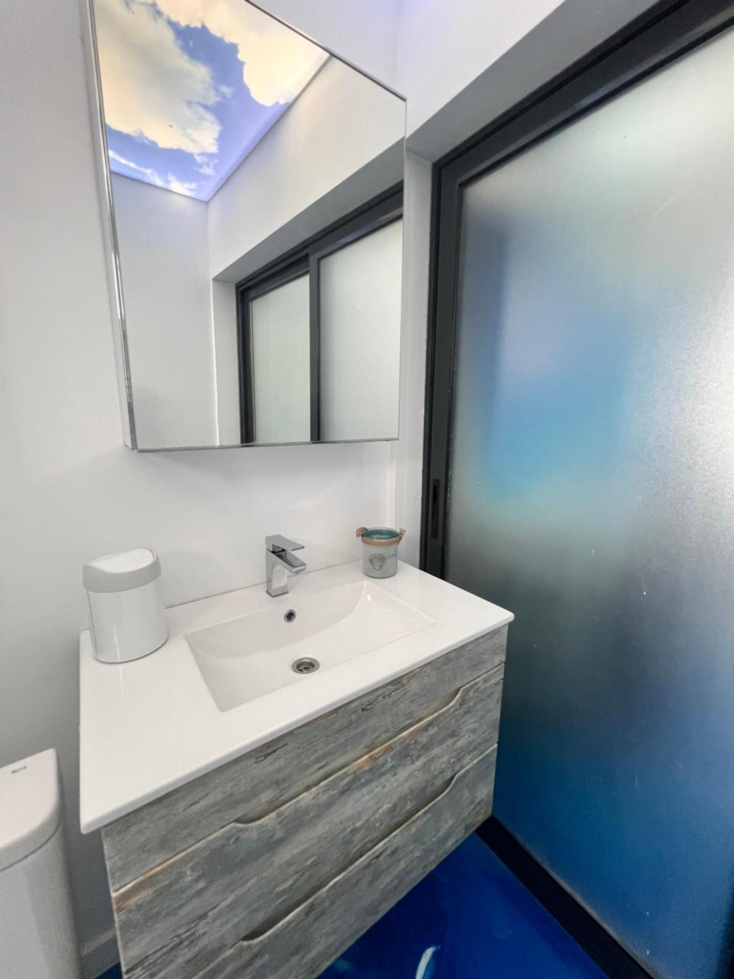 Delux Apartment Craiova Bagian luar foto